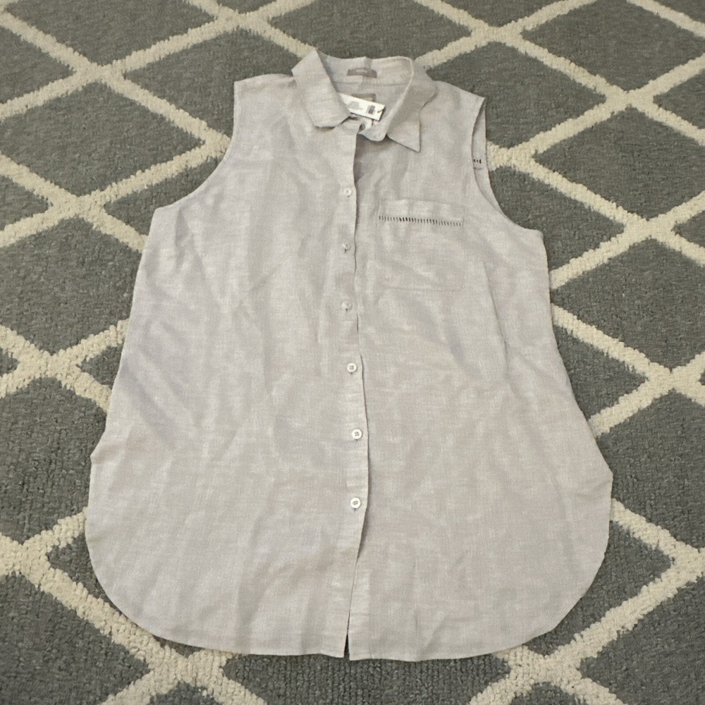 Chico's Sleeveless Button-Front Tunic in Light Gray
